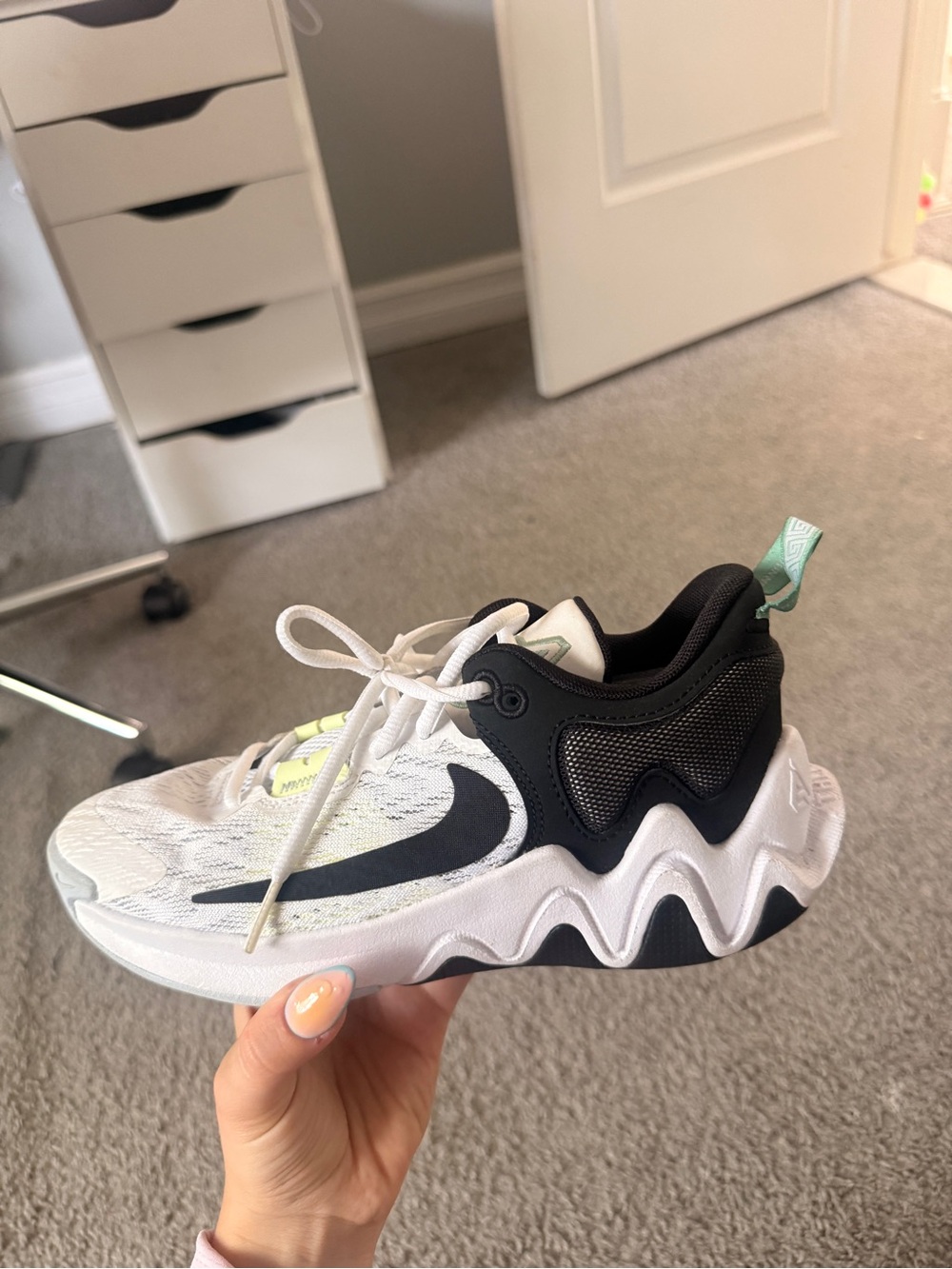 Giannis’s basketball shoes kids 4.5y